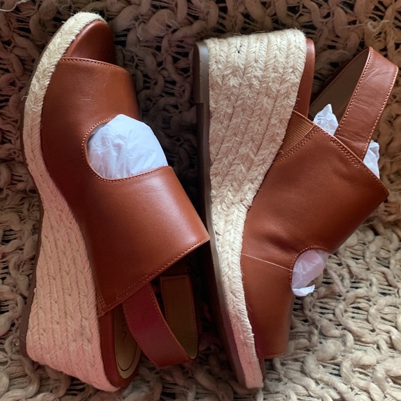 Vionic wedge NEW - Picture 4 of 7